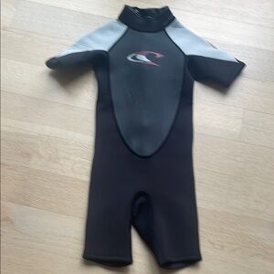 O’Neil kids Black and Gray Short Sleeve 2 MM Wetsuit